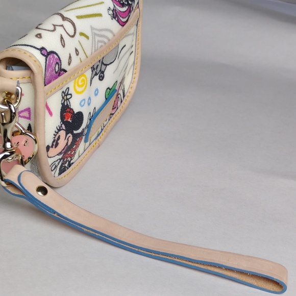 Dooney & Burke Disney Limited Edition Wristlet. - Picture 12 of 16